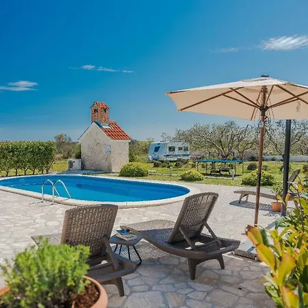 בית נופש Ferienhaus In Privlaka Mit Privatem Pool - B44224 פריבלאקה